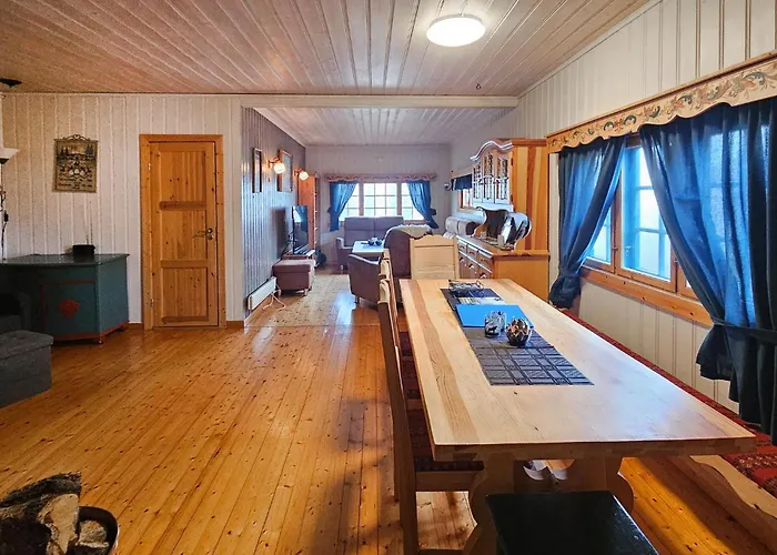 4 Bedroom Amazing In Holiday home *