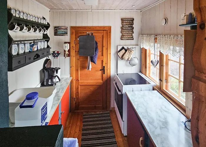 4 Bedroom Amazing In Holiday home Rodberg